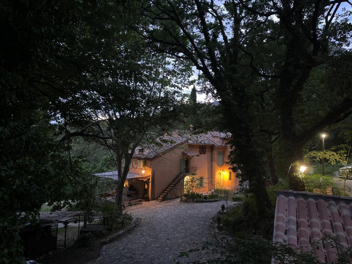 Domaine D'Angouire Hotel Мустие Сен Мари Екстериор снимка