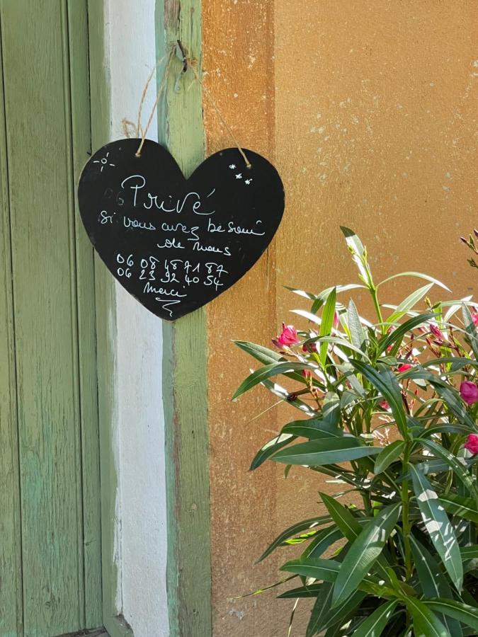 Domaine D'Angouire Hotel Мустие Сен Мари Екстериор снимка