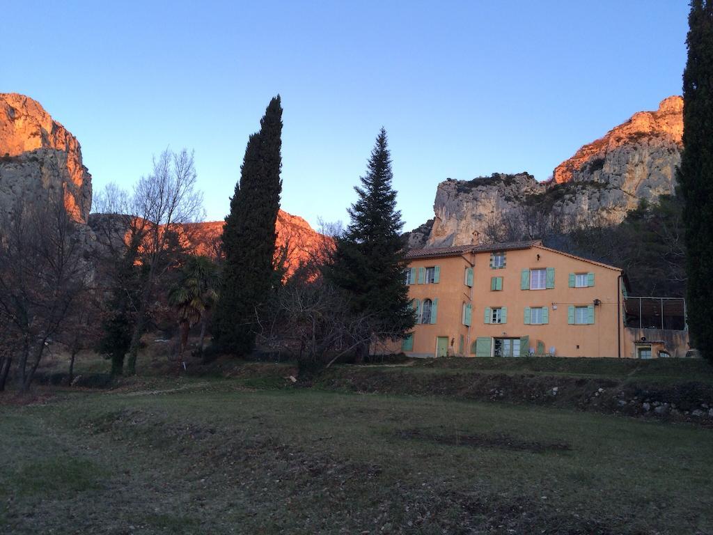 Domaine D'Angouire Hotel Мустие Сен Мари Екстериор снимка