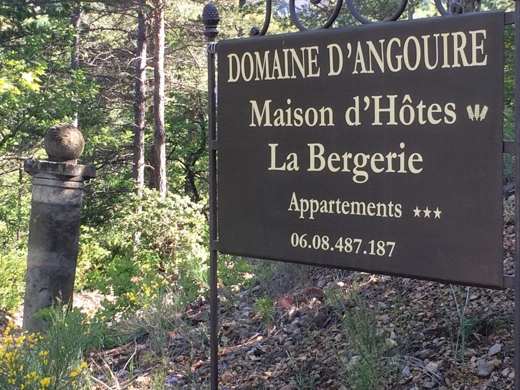 Domaine D'Angouire Hotel Мустие Сен Мари Екстериор снимка