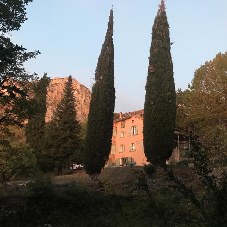 Domaine D'Angouire Hotel Мустие Сен Мари Екстериор снимка